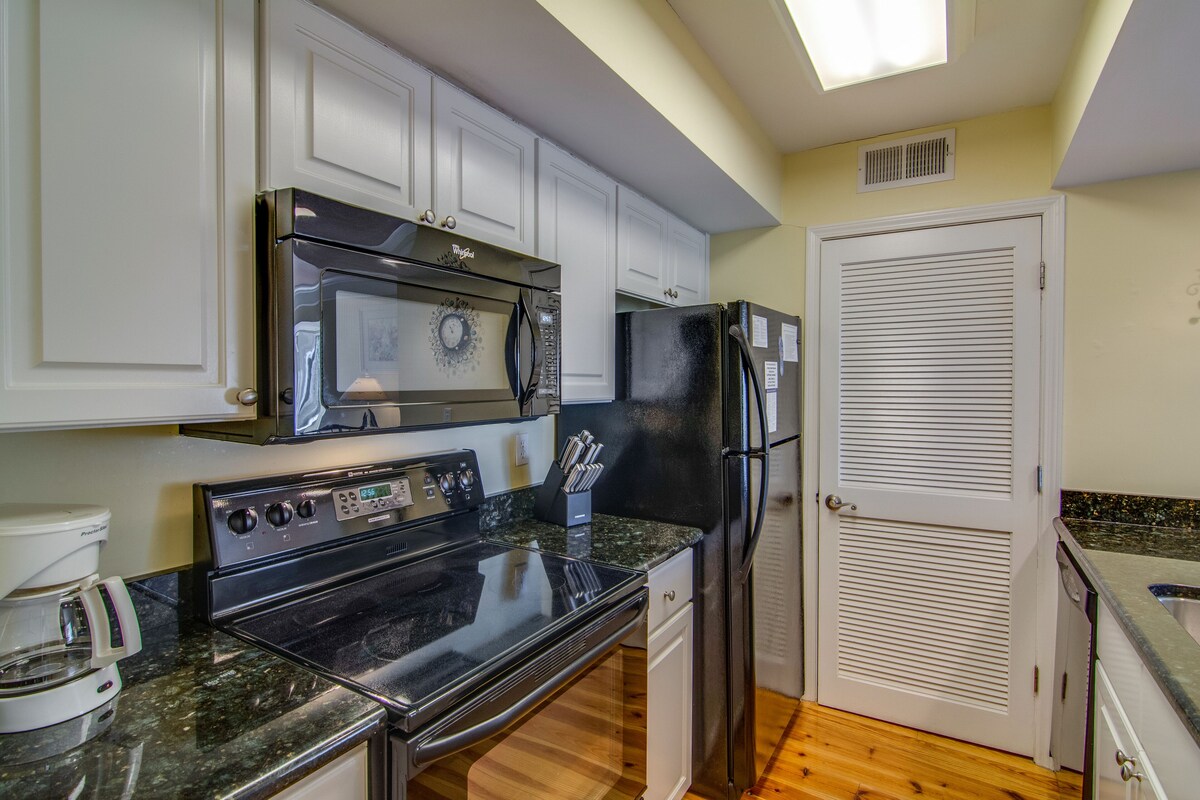 Condo with sunset views, with ocean/inlet views – walk to the Beach Club