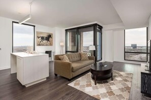 Modern Luxury in Reston | In-unit Washer/D | nr Dulles Airport