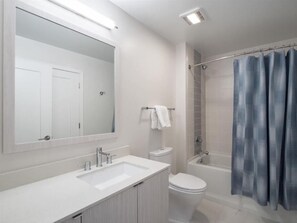 South Arlington Arlington 2 Bedroom Bathroom