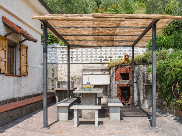 Möbel, Garten, Gartenmöbel, Outdoor Struktur, Tisch Im Freien, Schatten, Hinterhof, Natürliches Material, Holzbeize, Pergola
