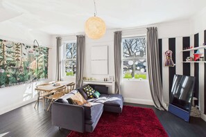 The Artists Pad, Saltburn-by-the-Sea - Host & Stay