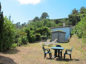 Propriété, Immobilier, Arrière-Cour, Chalet, Cour, Maison, Zone Rurale, Bâtiment, Arbre, Jardin