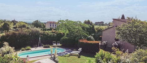 Planta, Cielo, Nube, Planta De La Comunidad, Edificio, Piscina, Árbol, Agua, El Terreno Del Lote, Vegetación