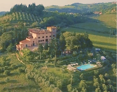 GLAMOROUS VILLA POZZO with the Most Amazing Views of Chianti