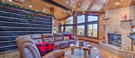 Ruidoso Vacation Rental | 3BR | 3BA | 2,593 Sq Ft | Stairs Required