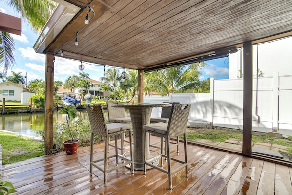 Fort Lauderdale Vacation Rental | 2BR | 1BA | Stairs Required | 820 Sq Ft