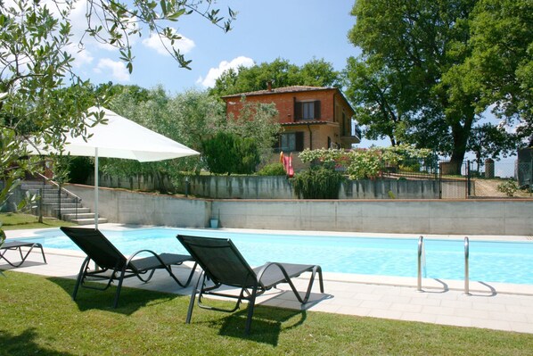 Acqua, Costruzione, Cielo, Pianta, Proprietà, Mobilia, Natura, Albero, Piscina, Shade