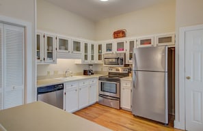 Kitchen, All New Appliances