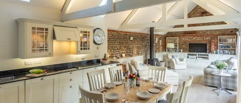 Summer Barn: A view across the vaulted living area