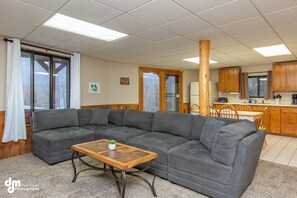 Eagle's Haven - Lower - 2 bedroom, 1 Bath