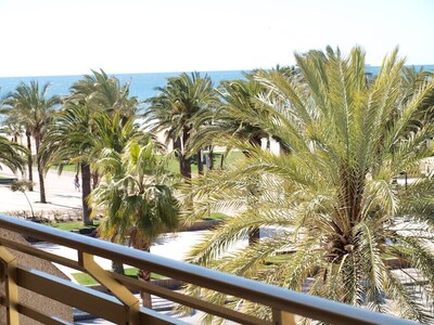 SALOU CENTRAL, SEA VIEWS, WALK JAIME I, INTERNET WIFI, AIR, POOL, TV,