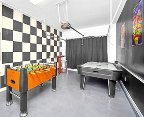 Spielezimmer