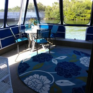 70 feet of WATERFTONT BLISS! HOUSEBOAT