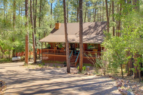 Pine Vacation Rental | 4BR | 2.5BA | 2,104 Sq Ft | Stairs Required