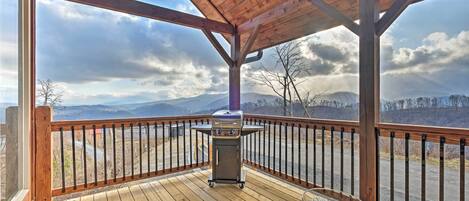 Gatlinburg Vacation Rental | 3BR | 3BA | 2,200 Sq Ft | Stairs Required