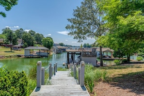 Easy short walk to the dock from the house