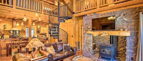 Mount Lemmon Vacation Rental | 2BR | 2BA | 1,715 Sq Ft | Stairs Required