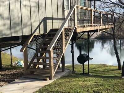 Guadalupe Lazy Days Riverfront TreeTop Cottage #3