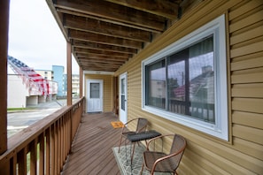 Enjoy a cold beverage on sunnyside porch!