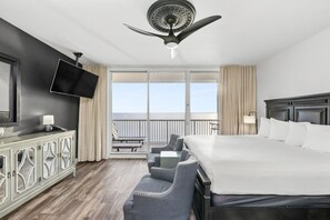 Relax in this stylish studio, featuring a king-size bed, kitchenette, and a private balcony with stunning views of Panama City Beach