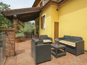 Plant, Building, Wood, Interior Design, Shade, Couch, Outdoor Furniture, Sky, Flooring, Floor