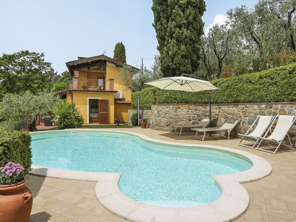 Water, Plant, Property, Swimming Pool, Azure, Tree, Building, Sky, Outdoor Furniture, Leisure