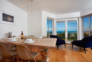 5 Four Seasons, Carbis Bay. First floor: Watch the sunset across Carbis Bay from the comfort of the dining area