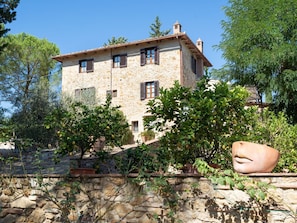 Bâtiment, Plante, Ciel, Fenêtre, Arbre, Maison, Lot Terre, Chalet, Façade