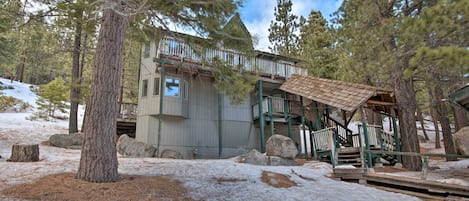 Stateline Vacation Rental | 4BR | 3BA | 2,400 Sq Ft | Stairs Required