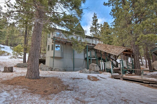 Stateline Vacation Rental | 4BR | 3BA | 2,400 Sq Ft | Stairs Required