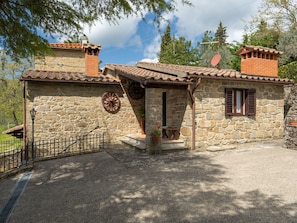 Plante, Ciel, Nuage, Fenêtre, Arbre, Bâtiment, Lot Terre, Bois, Immobilier, Chalet