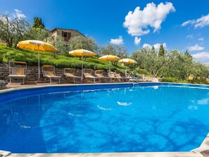 L'Eau, Ciel, Nuage, Plante, Piscine, Bleu, Bleu Azur, Arbre, Station Balnéaire, Mobilier De Jardin