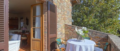 Furniture, Daytime, Property, Table, Building, Chair, Plant, Flowerpot, Azure, Wood