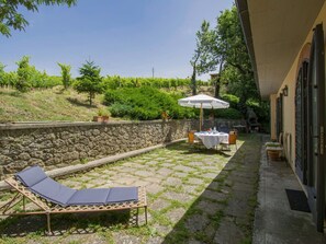 Plante, Meubles, Ciel, Ombre, Mobilier De Jardin, Arbre, Design Intérieur, Herbe, Design Urbain, Bâtiment