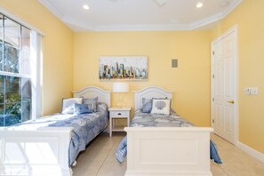 Downstairs Twin Bedroom with Garden View