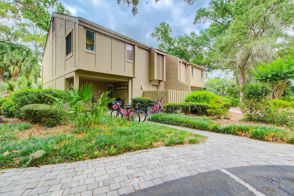 Stunning Sea Pines getaway close to the beach & golf - newly renovated ...