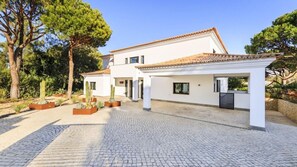 Modern 6 Bedroom Villa with private pool in Quinta do Lago - R112 - 2