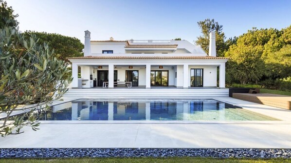 Modern 6 Bedroom Villa with private pool in Quinta do Lago - R112 - 1