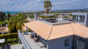 Luxury 4 Bedroom Villa with Sea Views near the Praca  -J160 - 4