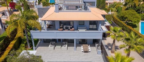Luxury 4 Bedroom Villa with Sea Views near the Praca  -J160 - 1
