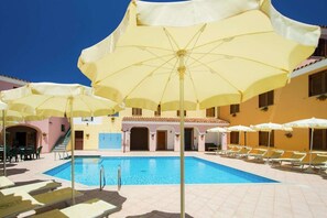 Schwimmbad des Ferienhauses