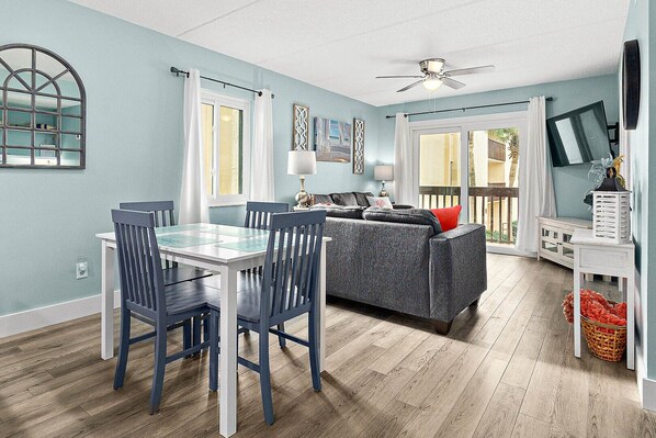 2201 - Dining/Living Area