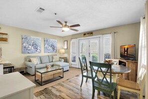 Grand Caribbean West 111- Just Beach It Living room