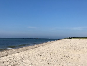Private Mink Meadows Assoc. Beach on Vineyard Sound (part of rental)