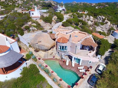 Villa de luxe avec piscine en bord de mer