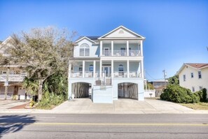 Welcome to Sunchaser! We know you will enjoy our 6 bedroom, 6 bath house. 