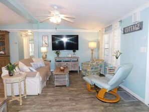 MH-122 Family Room with wide screen tv