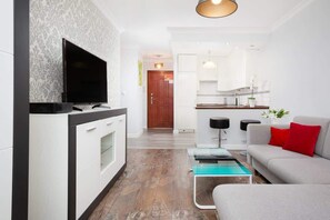 Spacious living room with full equipment. 