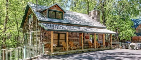 A "REAL" Smokey Mountain cabin. An experience you will not forget!