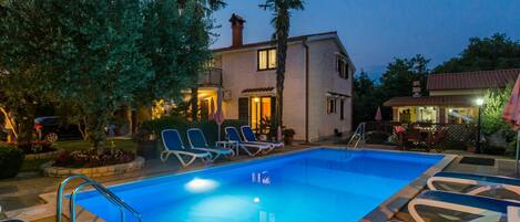 Swimming Pool, Property, Real Estate, Lighting, Leisure, Resort, Building, House, Home, Tree